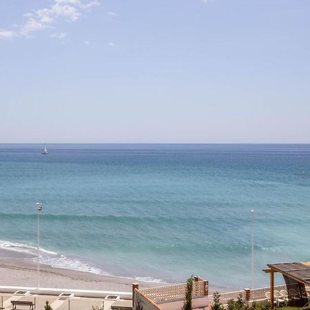 נרחה Apartment Arce Frontline Seaview מראה חיצוני תמונה