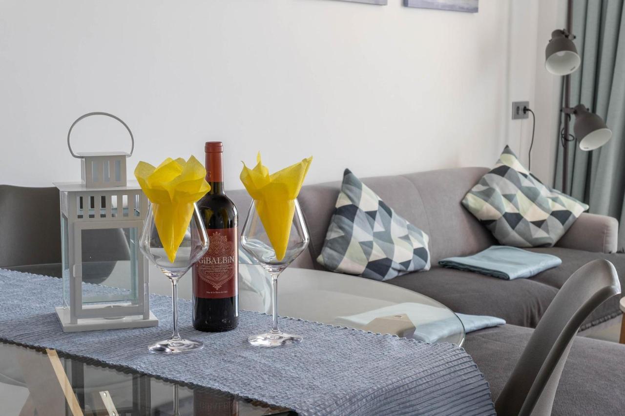 נרחה Apartment Arce Frontline Seaview מראה חיצוני תמונה
